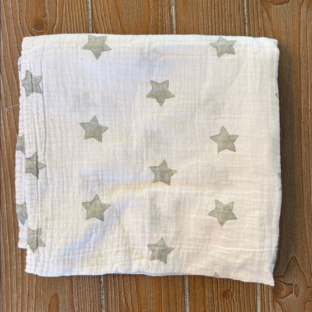 Living Textiles White Cotton Star Swaddle